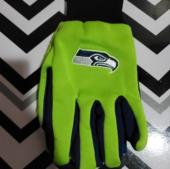 Seattle Seahawks utility gloves - Picture 2 of 3